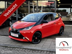 Toyota Aygo - 1.0 VVT-i x-play dynamic orange camera lmv