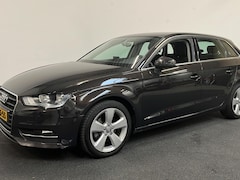 Audi A3 Sportback - 1.6 TDI Ambition Airco LM velgen Cruise control 5 Deurs Radio / Media