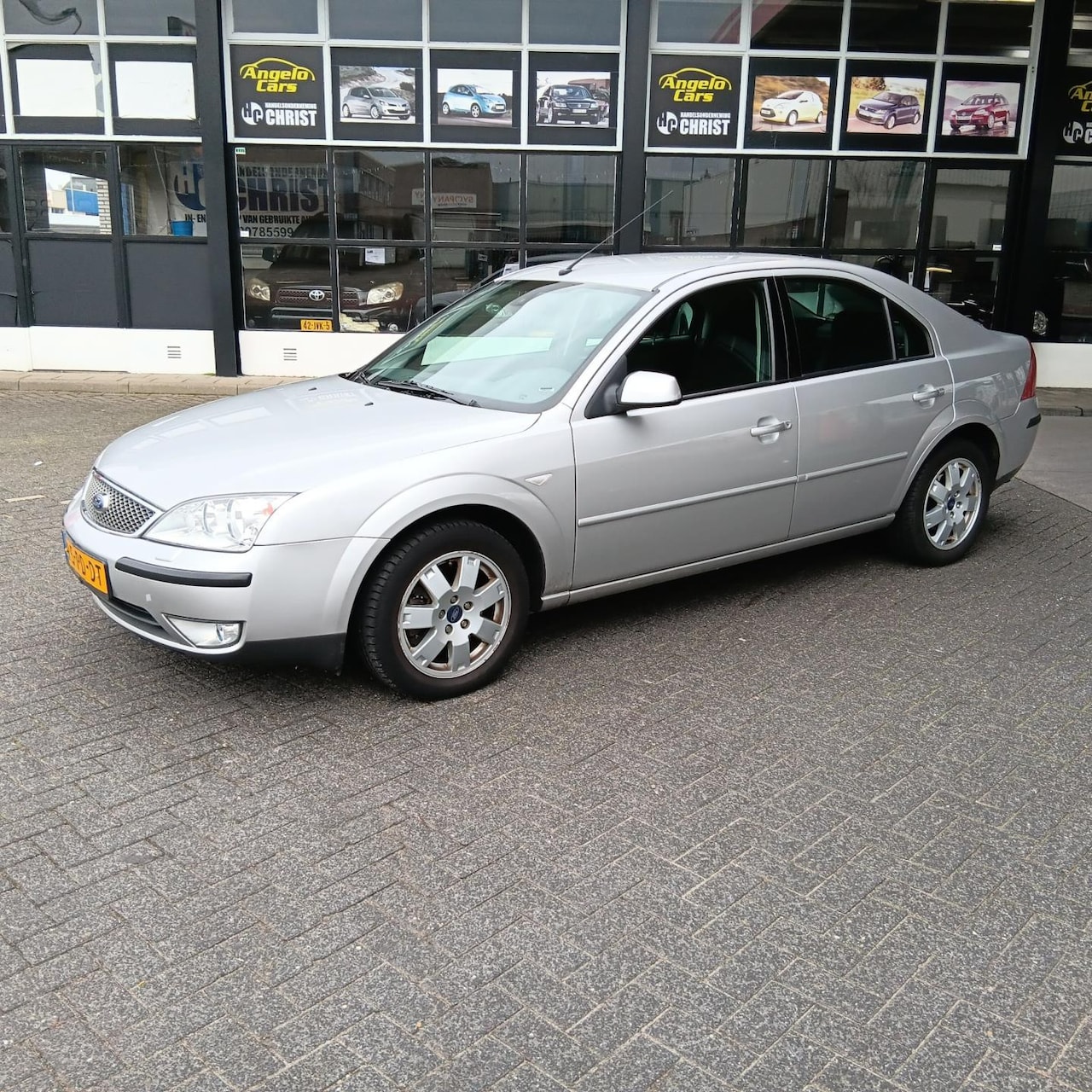 Ford Mondeo - 2.0-16V Futura 2.0-16V Futura - AutoWereld.nl