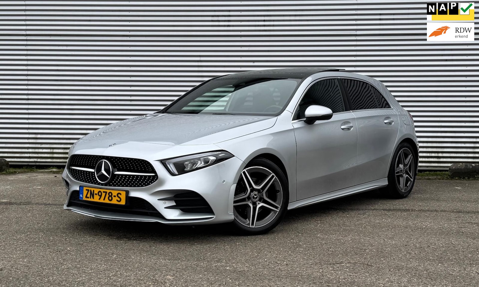 Mercedes-Benz A-klasse - 180 AMG|PANO|SFEERVERLICHTING|AUTOMAAT|NL AUTO|NAP - AutoWereld.nl