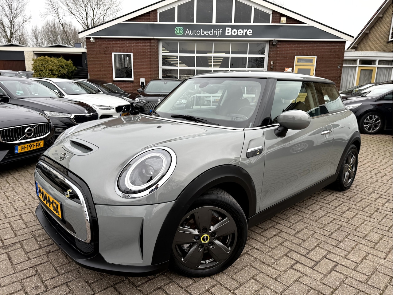 MINI Mini-Electric - Essential 33 kWh Navi, Carplay, Led - AutoWereld.nl