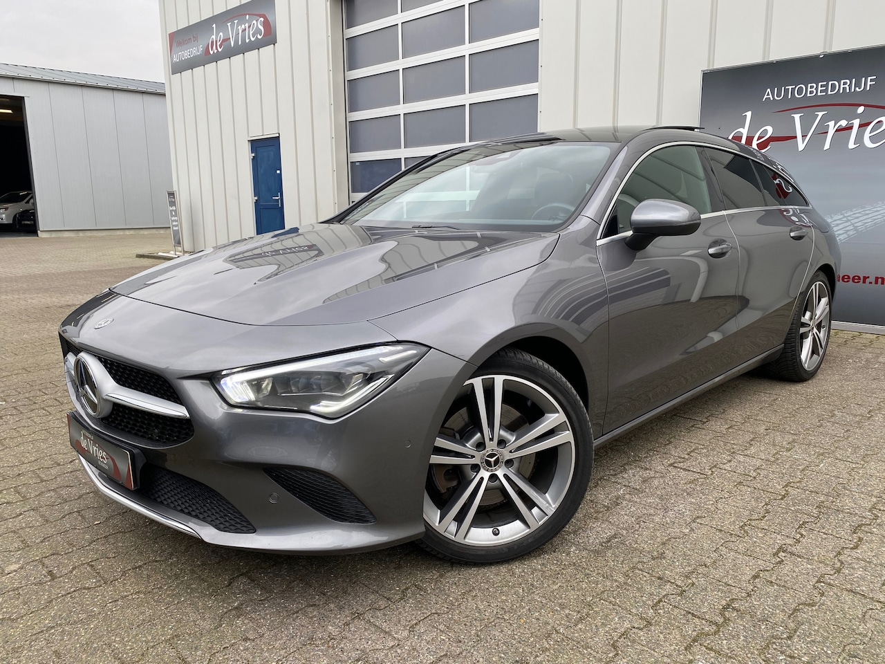 Mercedes-Benz CLA-klasse Shooting Brake - 220 Premium Plus / Clima / Cruise / Leder / Panoramadak / Trekhaak - AutoWereld.nl