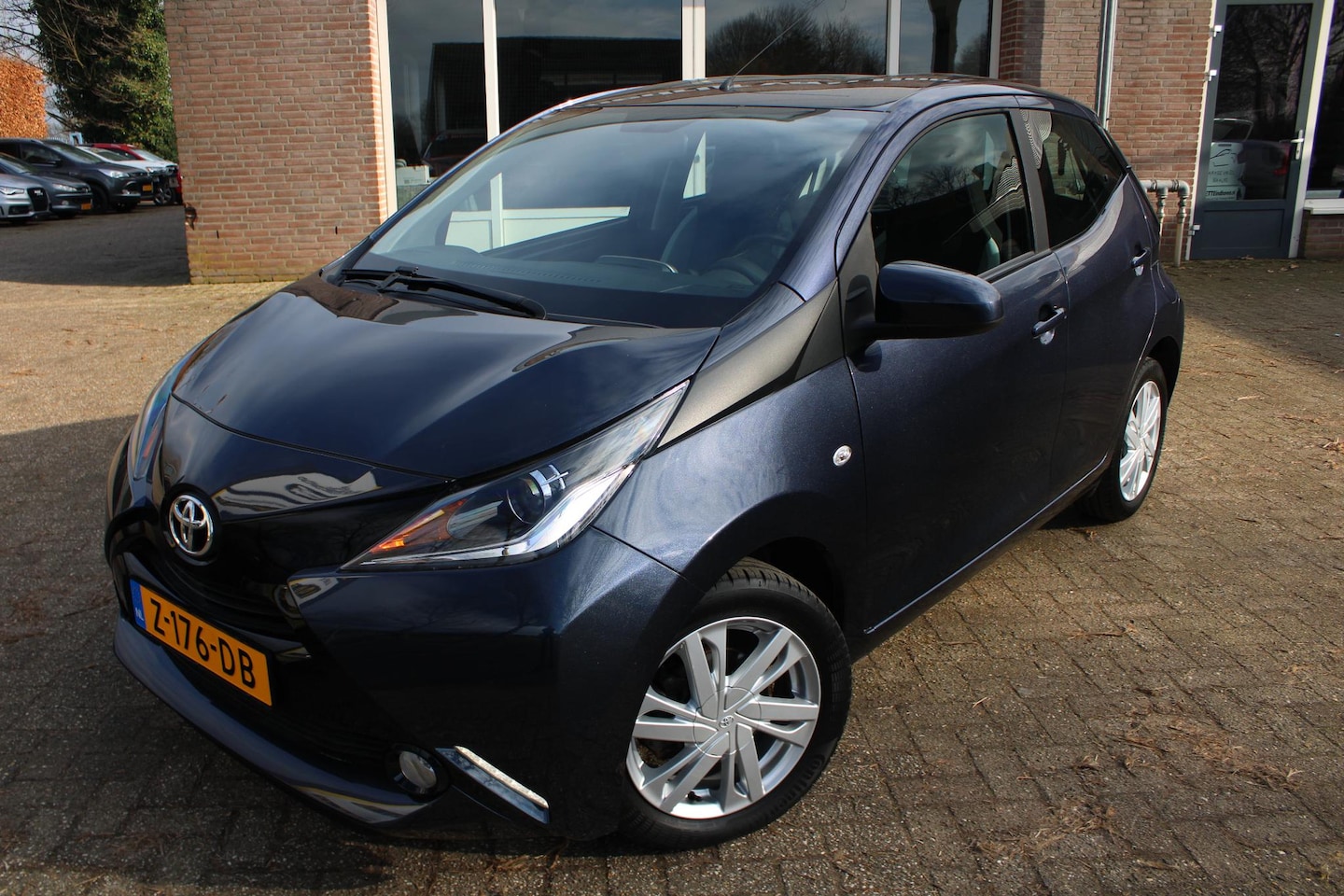 Toyota Aygo - 1.0 VVT-i x-cite Airco, CAMERA, Cruise control, Bluetooth, Elektrische ramen v, Leder, 15" - AutoWereld.nl