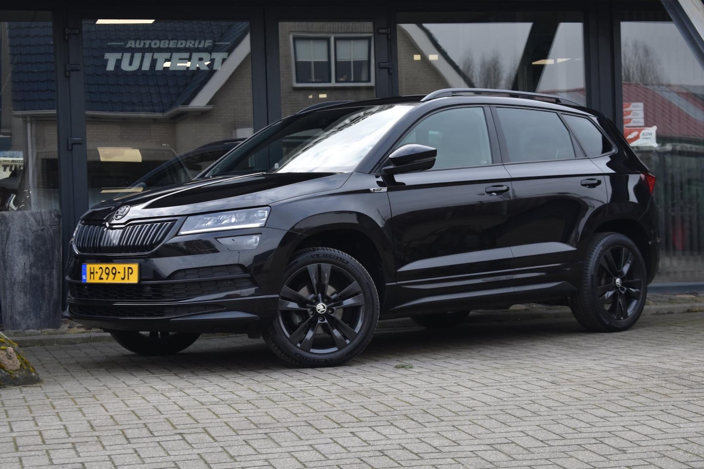 Skoda Karoq - 1.5 TSI ACT Sportline | VIRTUAL COCKPIT | CANTON | CAMERA | STOELVERWARMING | NAP | APPLE - AutoWereld.nl