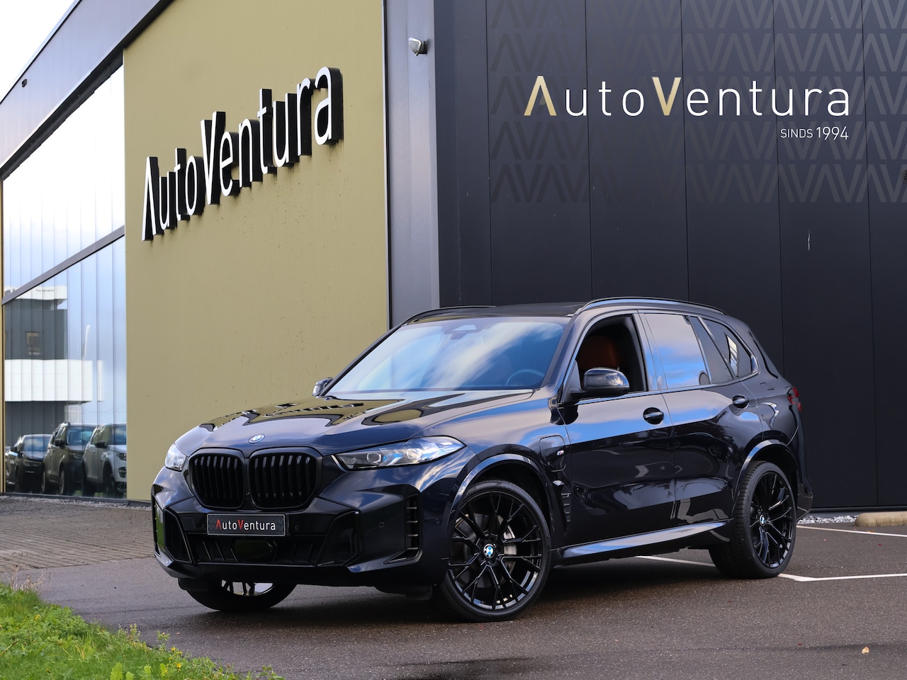 BMW X5 - xDrive50e M-Sport | Harman Kardon | Trekhaak | Panodak | Individual Leder - AutoWereld.nl