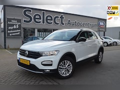 Volkswagen T-Roc - 1.0 TSI Style Business|DIGIDASH.|ELECTR.A.KLEP|ZWART DAK|TREKH.|NAVI|CRUISE