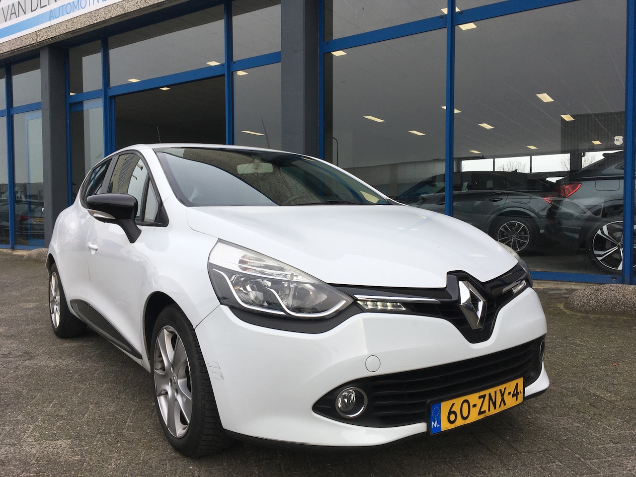 Renault Clio - 0.9 TCe Expression Navi Eerste eigenaar ! - AutoWereld.nl