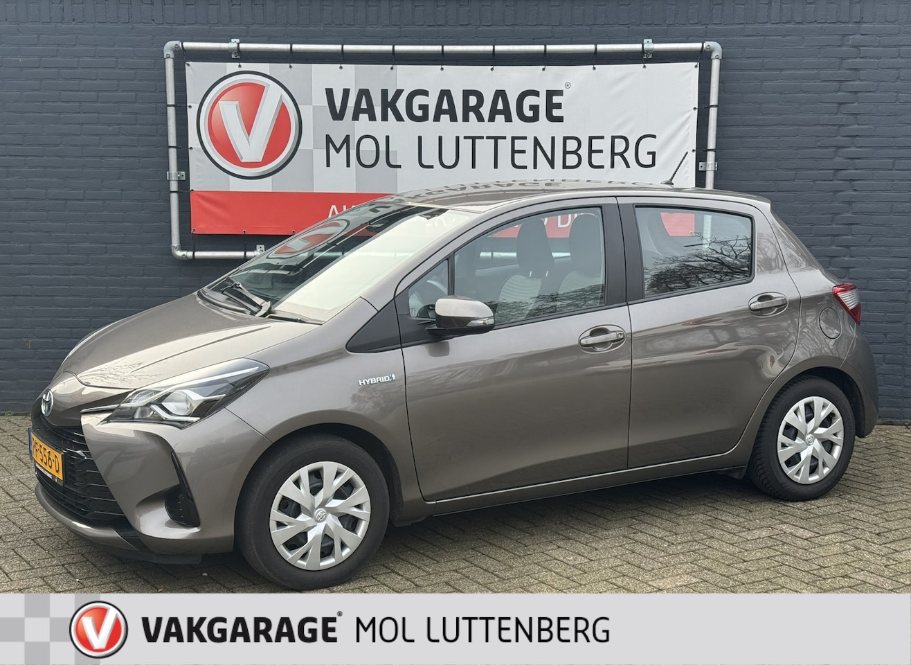 Toyota Yaris - 1.5 Full Hybrid 100pk 5D Aut Aspiration, Trekhaak, A.U.R.CAMERA - AutoWereld.nl