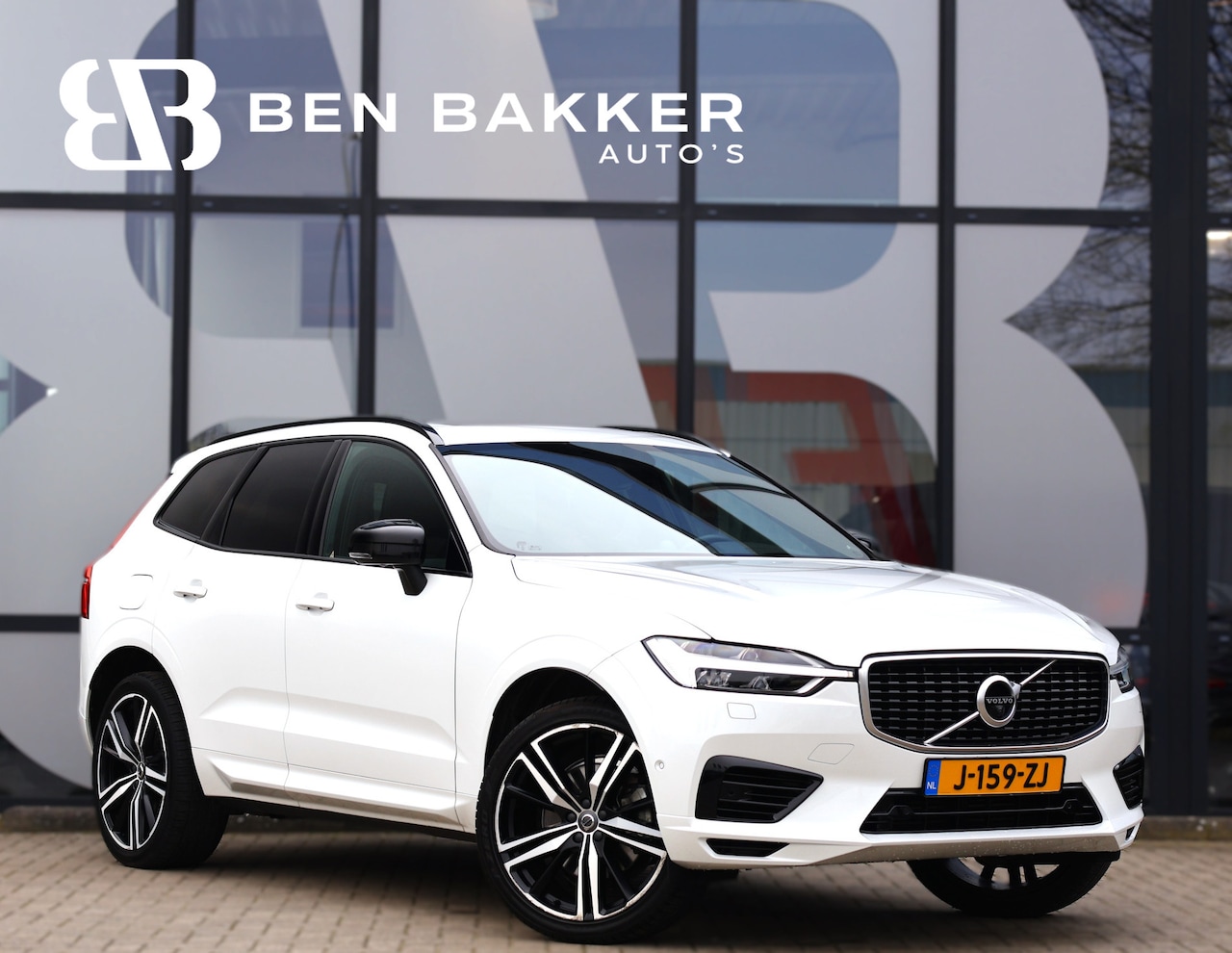 Volvo XC60 - 2.0 T8 AWD R-design *Bow&Wil*Luchtvering*ACC*HUD*Haak*21"* - AutoWereld.nl