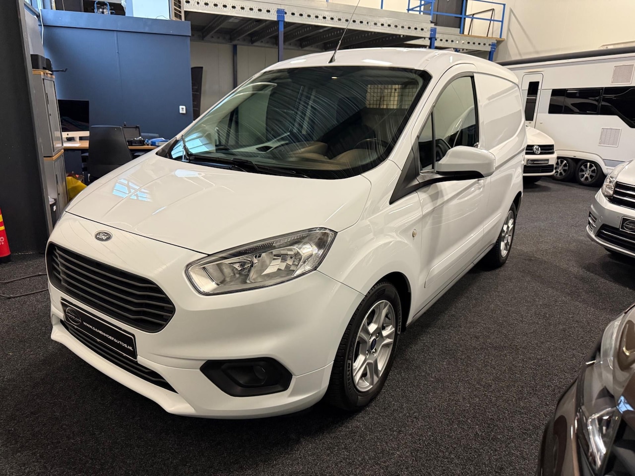 Ford Transit Courier - 1.0 Trend benzine apple carplay android auto - AutoWereld.nl