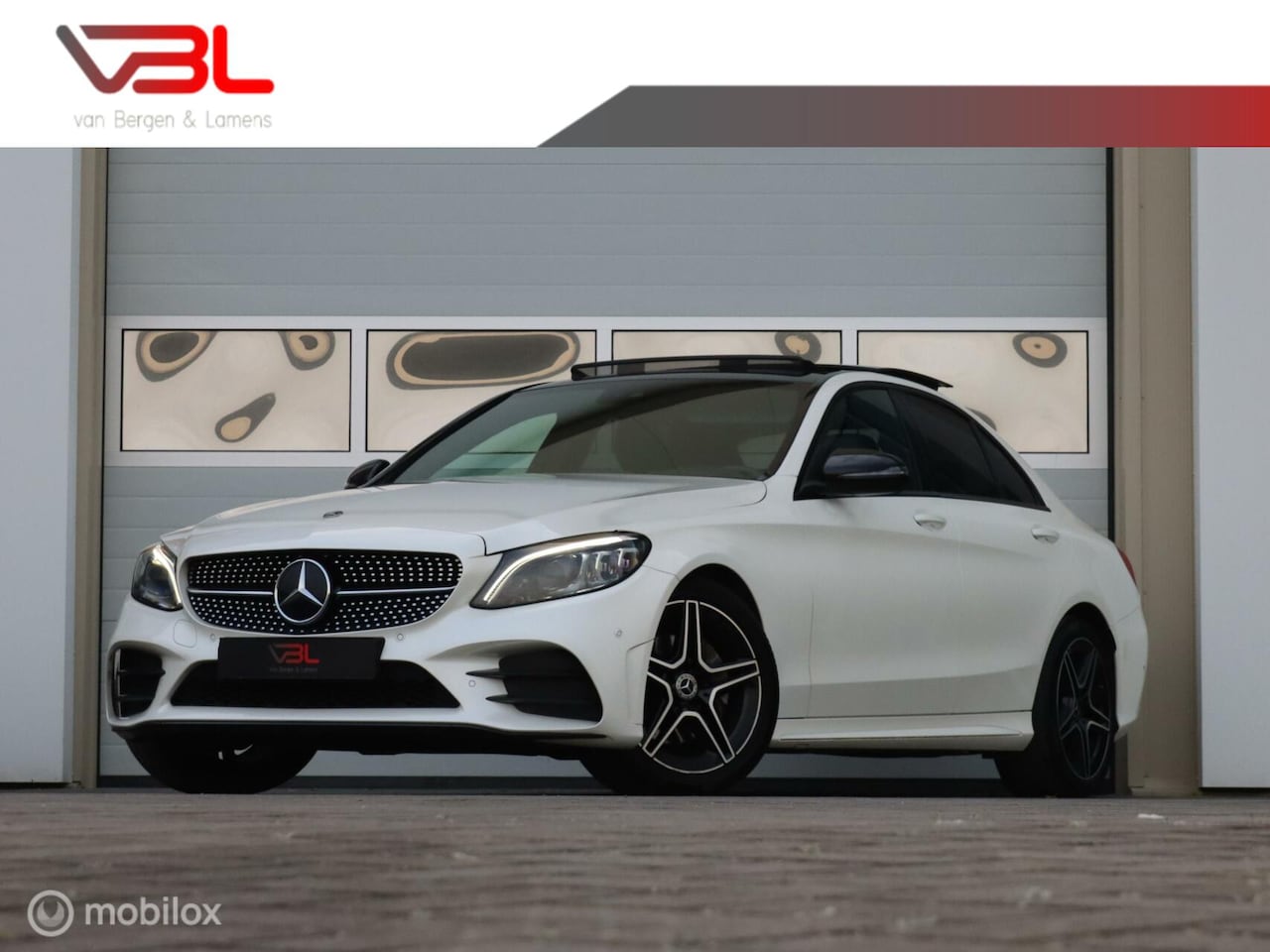 Mercedes-Benz C-klasse - 180 Business Solution AMG Plus Upgrade Edition | Panoramadak | Night pakket | Apple Carpla - AutoWereld.nl