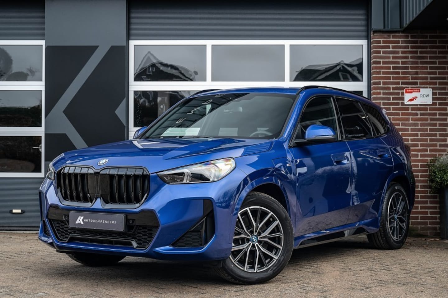 BMW X1 - xDrive25e M Sport | Shadow | Driving Ass. Plus | Camera | Adapt. Led | Stoelverwarming | 1 - AutoWereld.nl