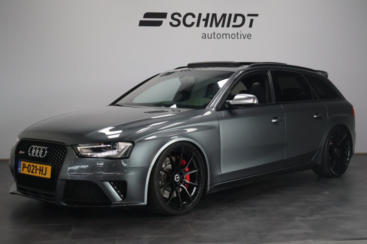 Audi RS4 - Avant 4.2 Quattro | Panorama | Carbon |B&O | 20" - AutoWereld.nl