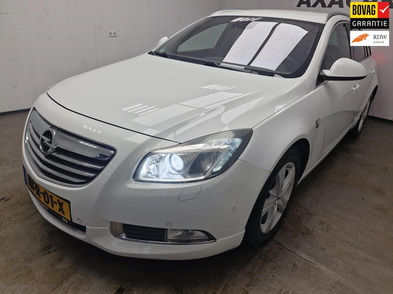 Opel Insignia Sports Tourer - 2.0 T Edition 4x4 BOVAG GARANTIE ! AUTOMAAT ! AIRCO ! - AutoWereld.nl