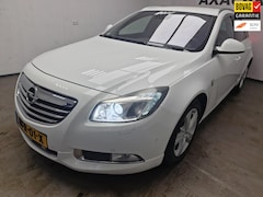 Opel Insignia Sports Tourer - 2.0 T Edition 4x4 BOVAG GARANTIE AUTOMAAT AIRCO