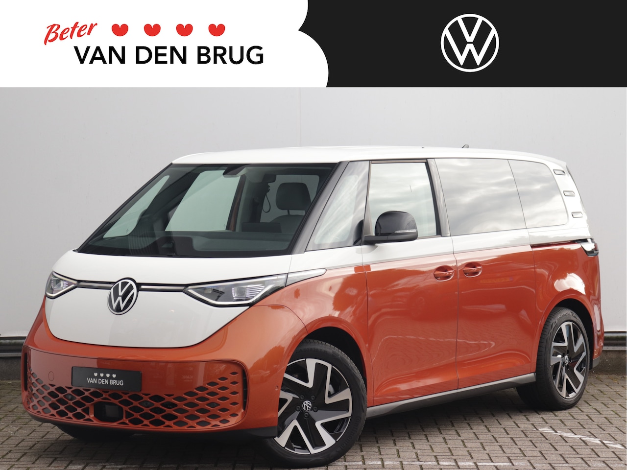 Volkswagen ID. Buzz - Pro 77kWh | Origineel Two-tone | Elektrische stoelen | Wegklapbare trekhaak | Keyless | Ca - AutoWereld.nl