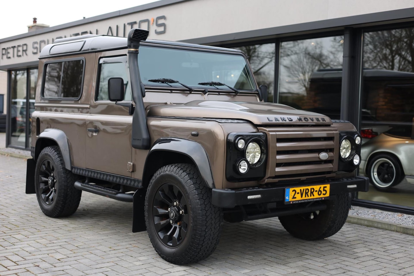 Land Rover Defender 90 - TD4 Rough Limited Edition Comm. | Airco | Leder | LMV - AutoWereld.nl