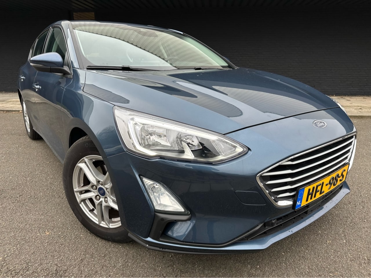 Ford Focus - 1.0 EcoBoost Trend Edition // 10.400km! // Stoel & stuur verwarm - AutoWereld.nl