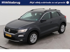 Volkswagen T-Roc - 1.0 TSI 110pk Style Navigatie / Parkeersensoren / LM 16 inch / APP Connect / Adaptive Crui