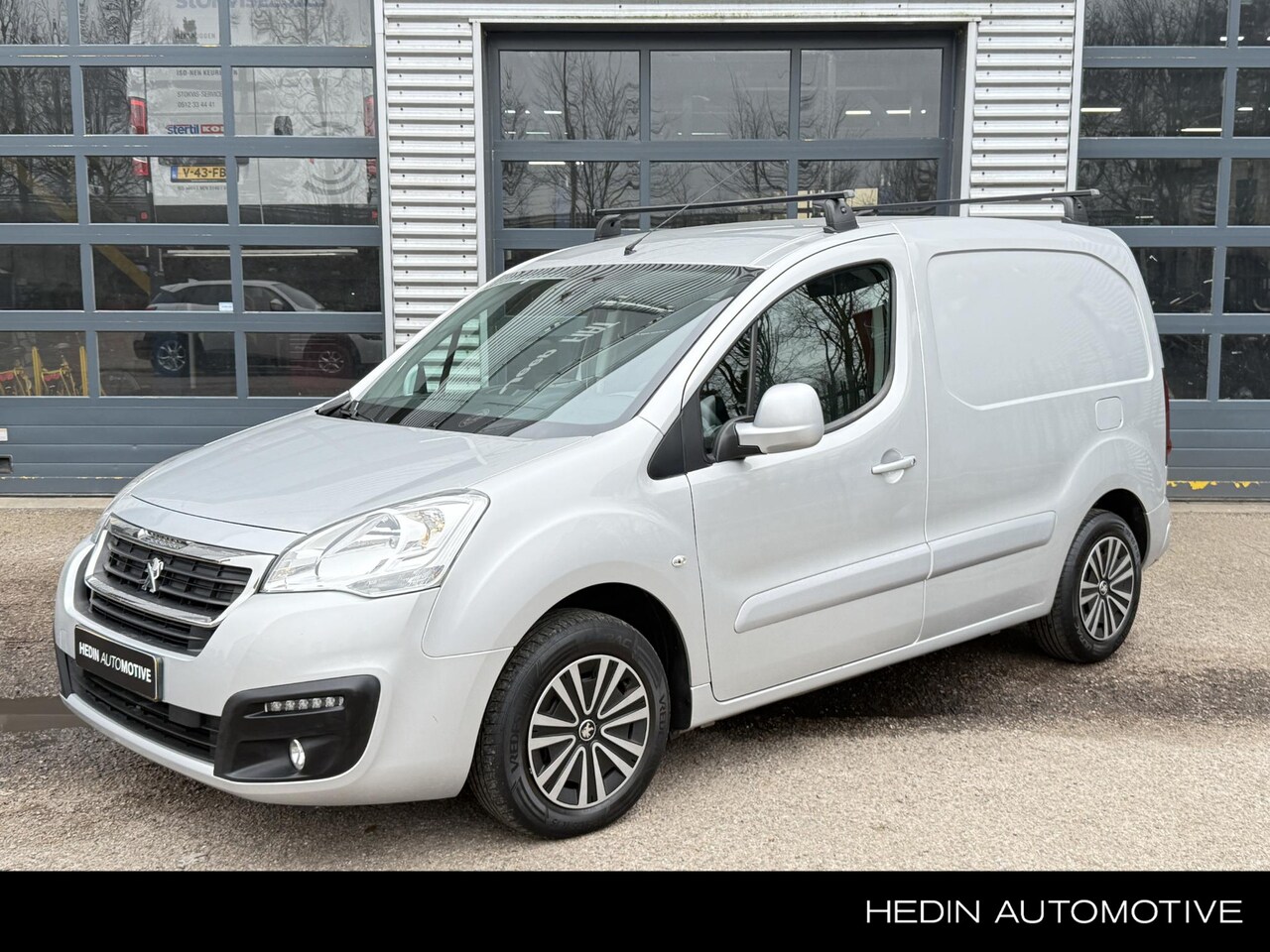 Peugeot Partner - 120 1.6 BlueHDi 75 L1 Premium Pack 120 1.6 BlueHDi 75 L1 Premium Pack - AutoWereld.nl