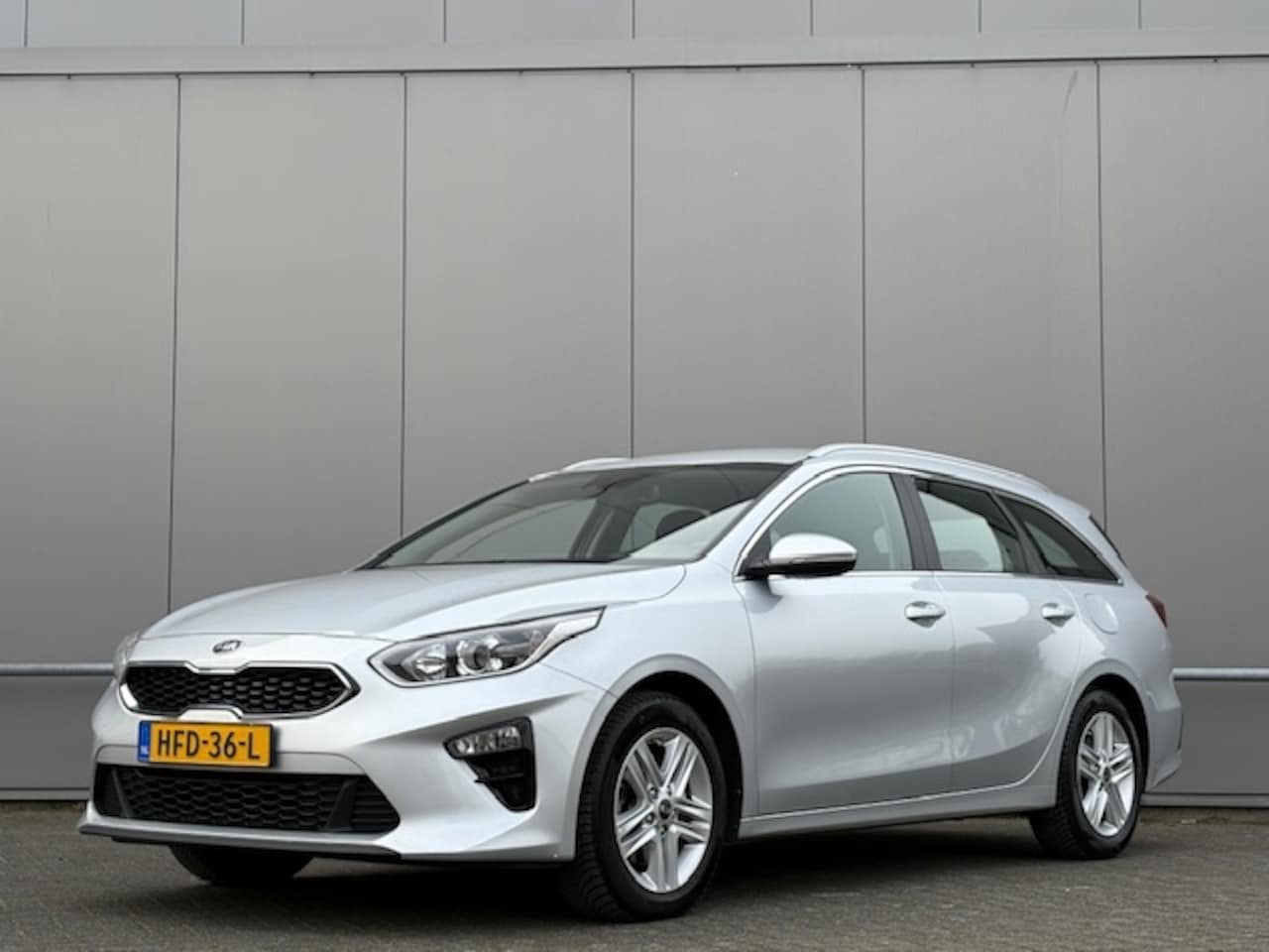 Kia Cee'd Sportswagon - Ceed 1.6 - ex overheid! - nap! - automaat - airco - cruise - camera - AutoWereld.nl