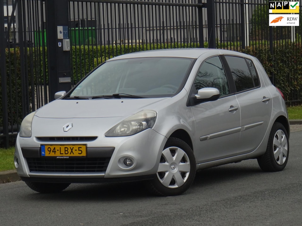 Renault Clio - 1.2 Collection 5DR NAP/AIRCO/CRUISE/APK 03-2026 - AutoWereld.nl