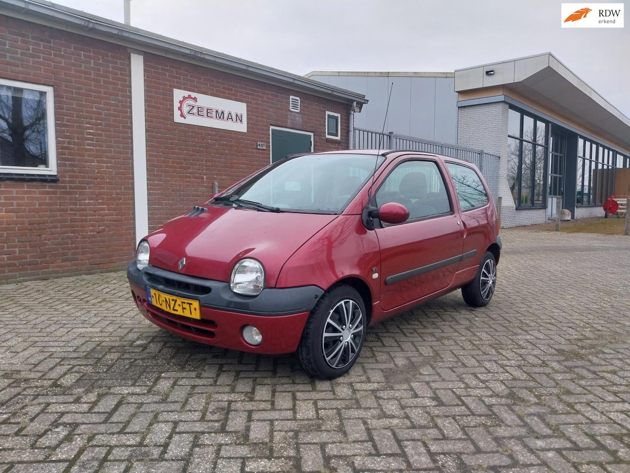 Renault Twingo - 1.2-16V Privilège // Lage KM Stand NAP!! - AutoWereld.nl