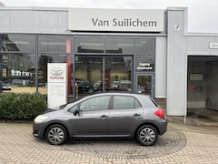 Toyota Auris - 1.4-16V Terra