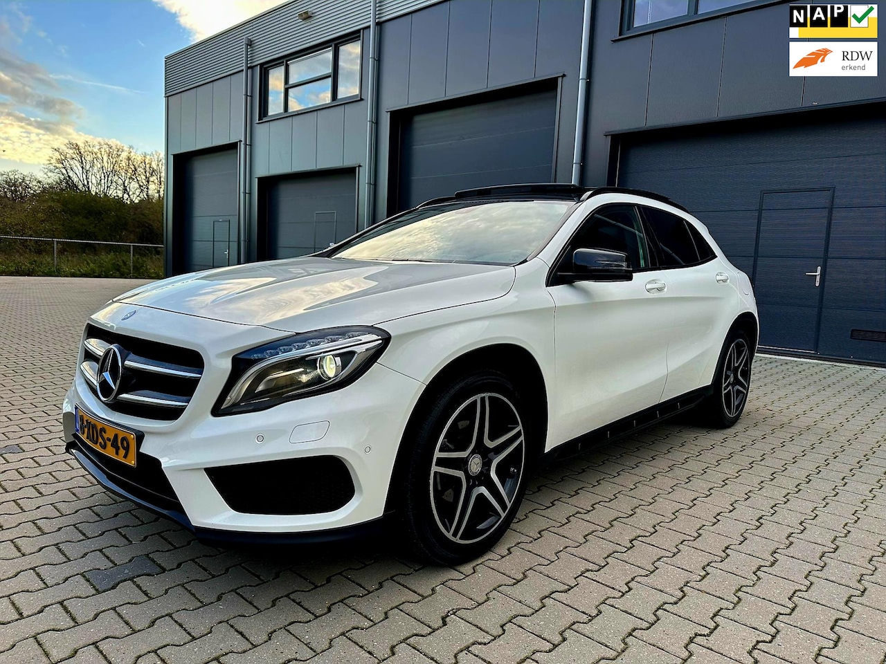 Mercedes-Benz GLA-Klasse - 200 AMBITION AMG PANORAMA LMV - AutoWereld.nl