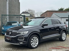 Volkswagen T-Roc - 1.5 TSI Sport Pano/Keyless/Camera