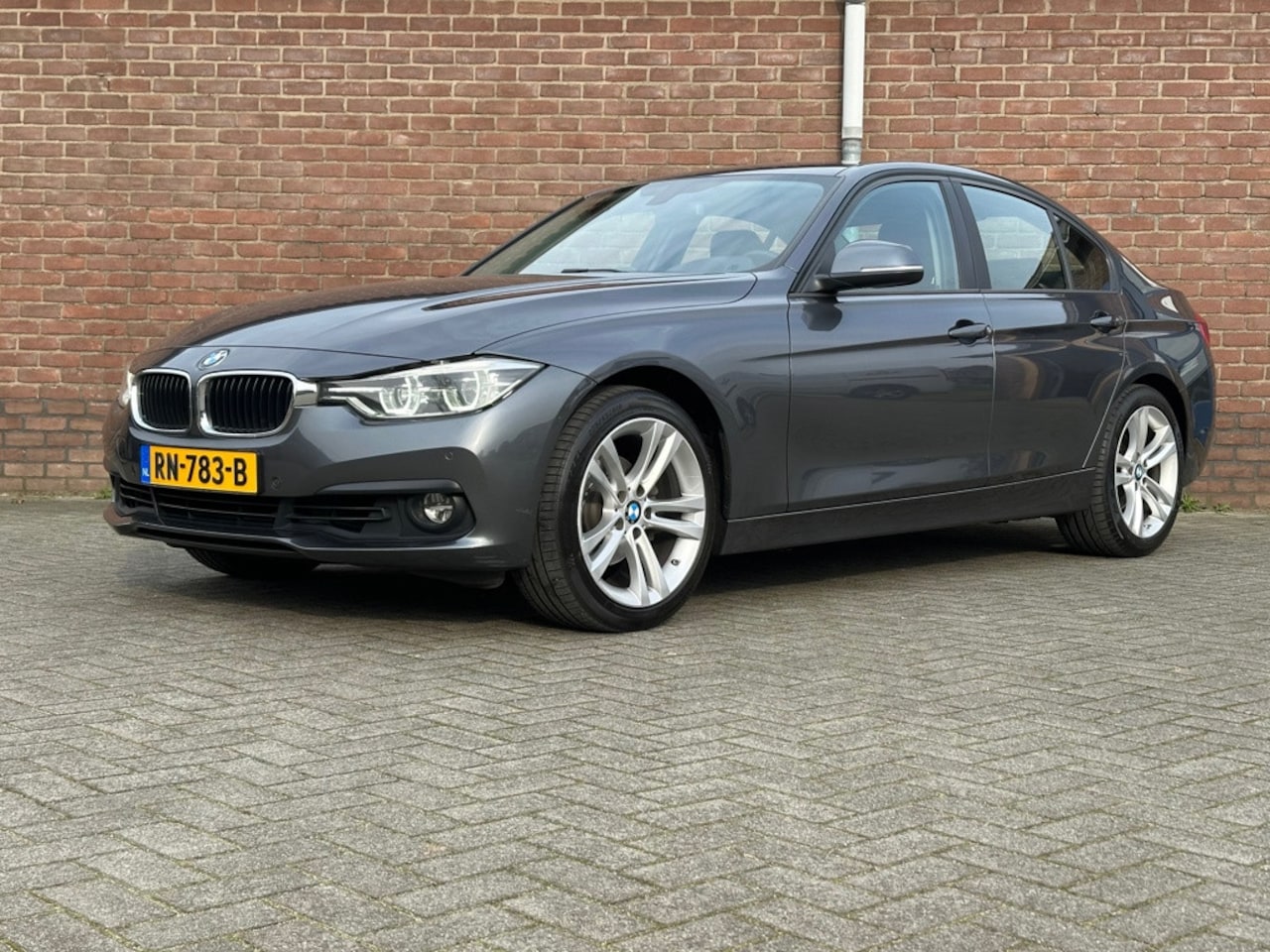 BMW 3-serie - 318i Executive |Automaat|Camera|Head-up|Sportstoel|Keyless| - AutoWereld.nl