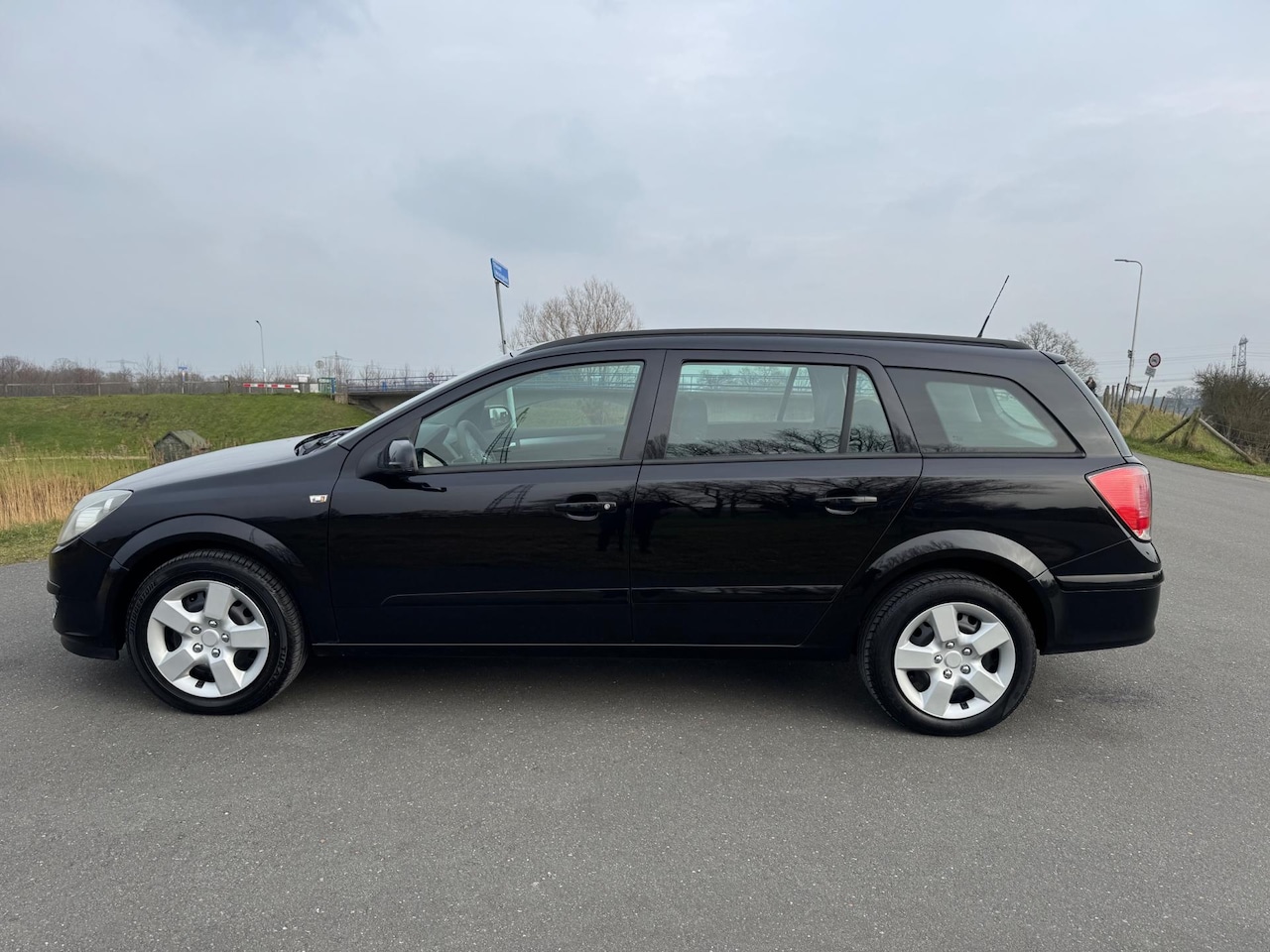 Opel Astra Wagon - 1.6 Essentia 1.6 Essentia - AutoWereld.nl