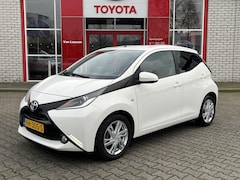 Toyota Aygo X - X-SPORT AIRCO EL-RAMEN CAMERA 15" LM-VELGEN BLUETOOTH NL-AUTO