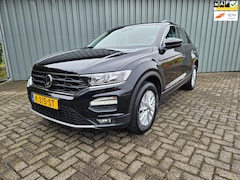 Volkswagen T-Roc - 1.0 TSI Style 110 pk Navi pdc Cruisecontrol Lmv trekhaak