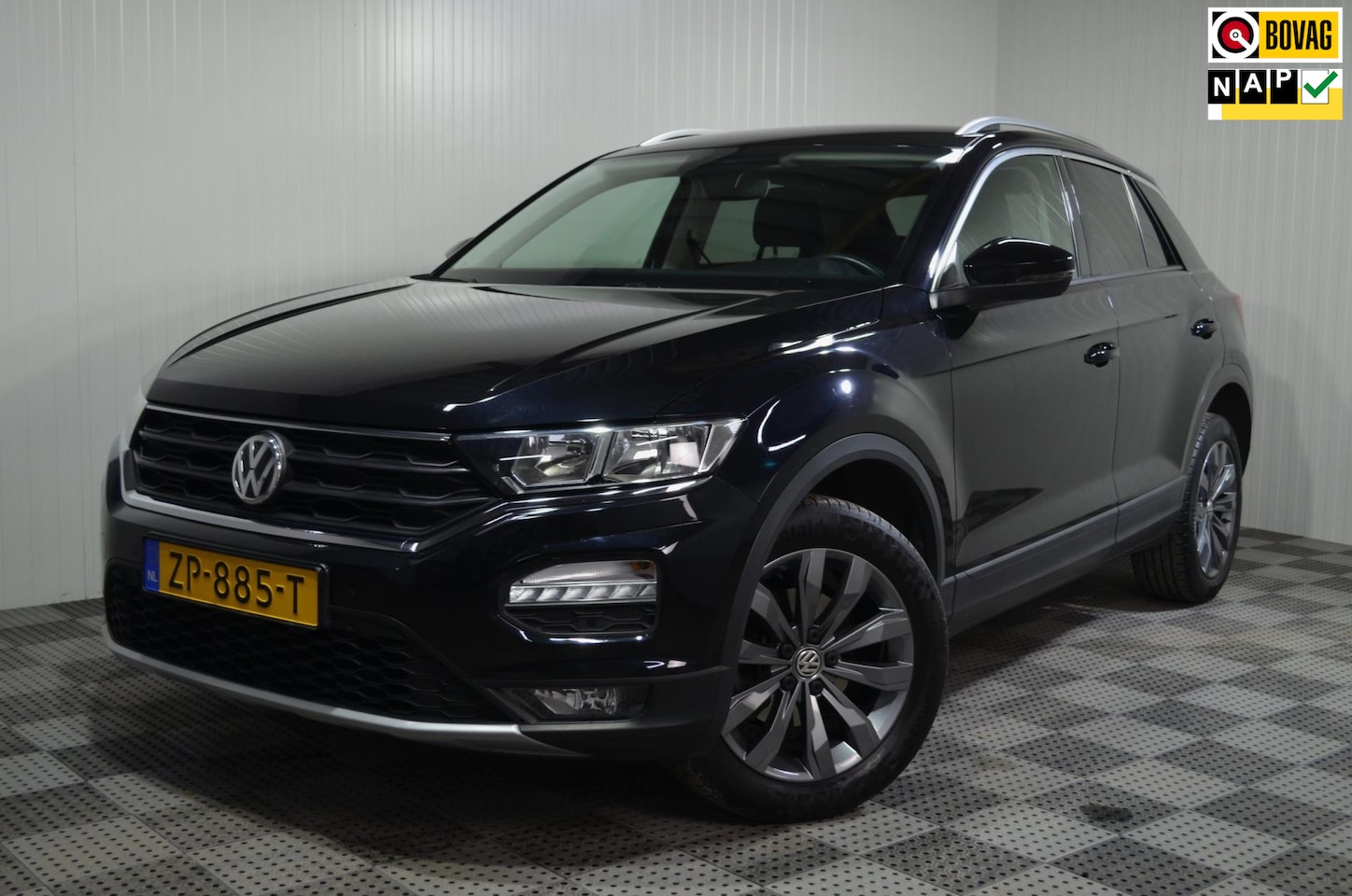 Volkswagen T-Roc - 1.0 TSI Style / Adap. Cruise / Carplay / Trekhaak / NL auto - AutoWereld.nl