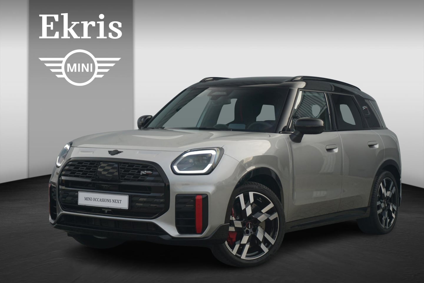 MINI Countryman - 2.0 JCW ALL4 John Cooper Works / Pakket XL / 20'' JCW Works Flag 2-tone Lm velgen / Schuif - AutoWereld.nl