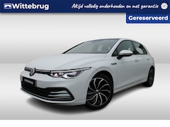 Volkswagen Golf - 1.5 TSI 150pk Style / Panoramadak / 17" LMV / Navi / IQ LED Matrix / Alarm / Stuur en Stoe