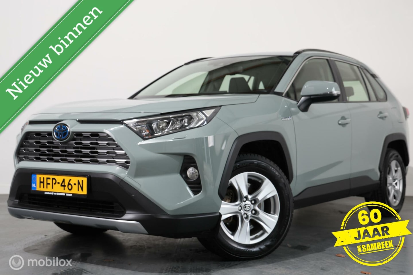 Toyota RAV4 - 2.5 Hybrid AWD - CARPLAY - STOELVERWARMING - AutoWereld.nl