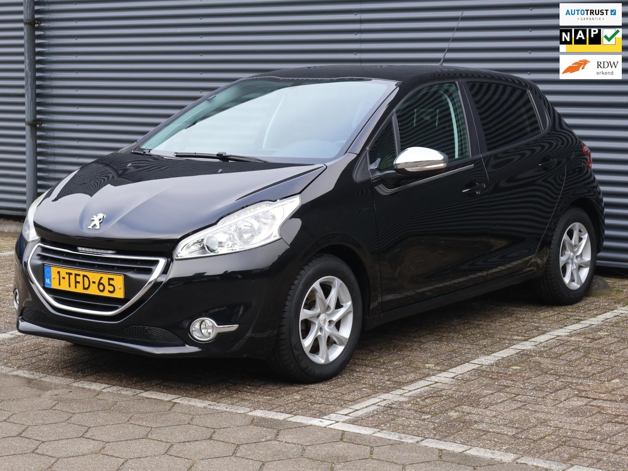 Peugeot 208 - 1.2 VTi Oxygo|Nav|Cruise|Airco|PDC|LMV|2e Eigenaar - AutoWereld.nl