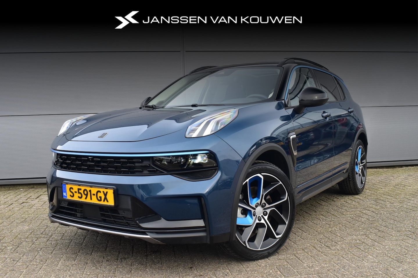 Lynk & Co 01 - 1.5 PHEV Stoelverwarming Panoramadak 360-Camera - AutoWereld.nl