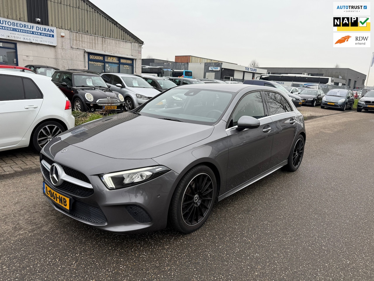 Mercedes-Benz A-klasse - 180 Premium Plus Automaat NAV.+ Clima Bj:2019 - AutoWereld.nl