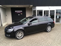 Skoda Octavia Combi - 2.0 TDI Greentech Style / NAVI / KEYLESS / XENON / WINTERSET+ZOMERSET