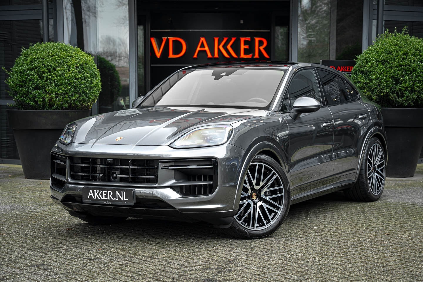 Porsche Cayenne Coupé - E-HYBRID SPORTDESIGN+LUCHTVERING+3DACAMERA - AutoWereld.nl