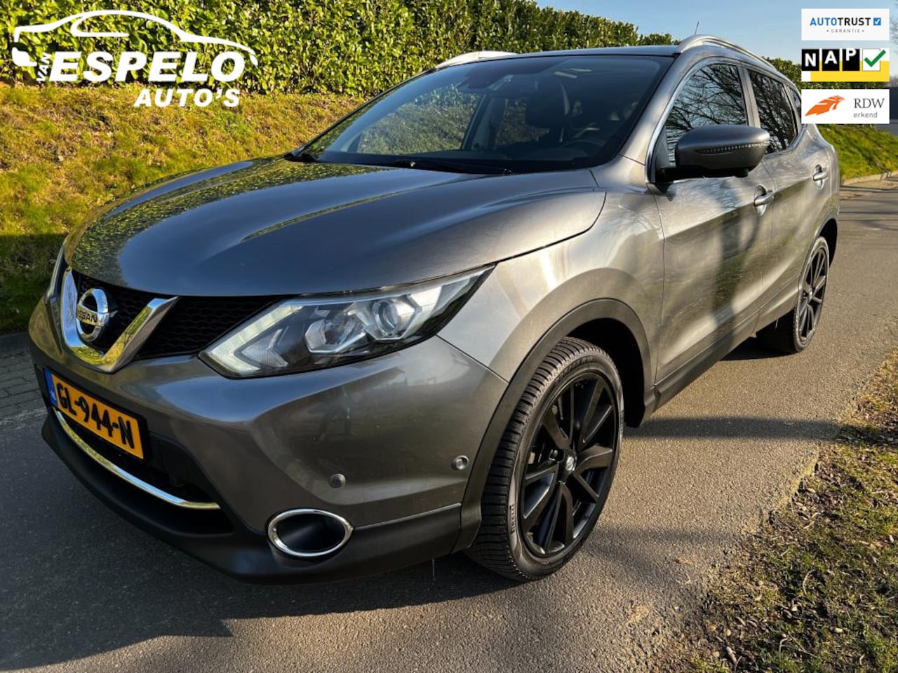 Nissan Qashqai - 1.2 Tekna AUTOMAAT, Ned auto met 145.889 Km NAP, Panoramadak, Leder, Trekhaak, 360 Camera, - AutoWereld.nl