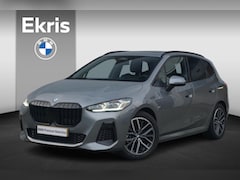 BMW 2-serie Active Tourer - 220i M Sportpakket 18'' / Panoramadak / Trekhaak / Comfort Acces / Verwarmde stoelen