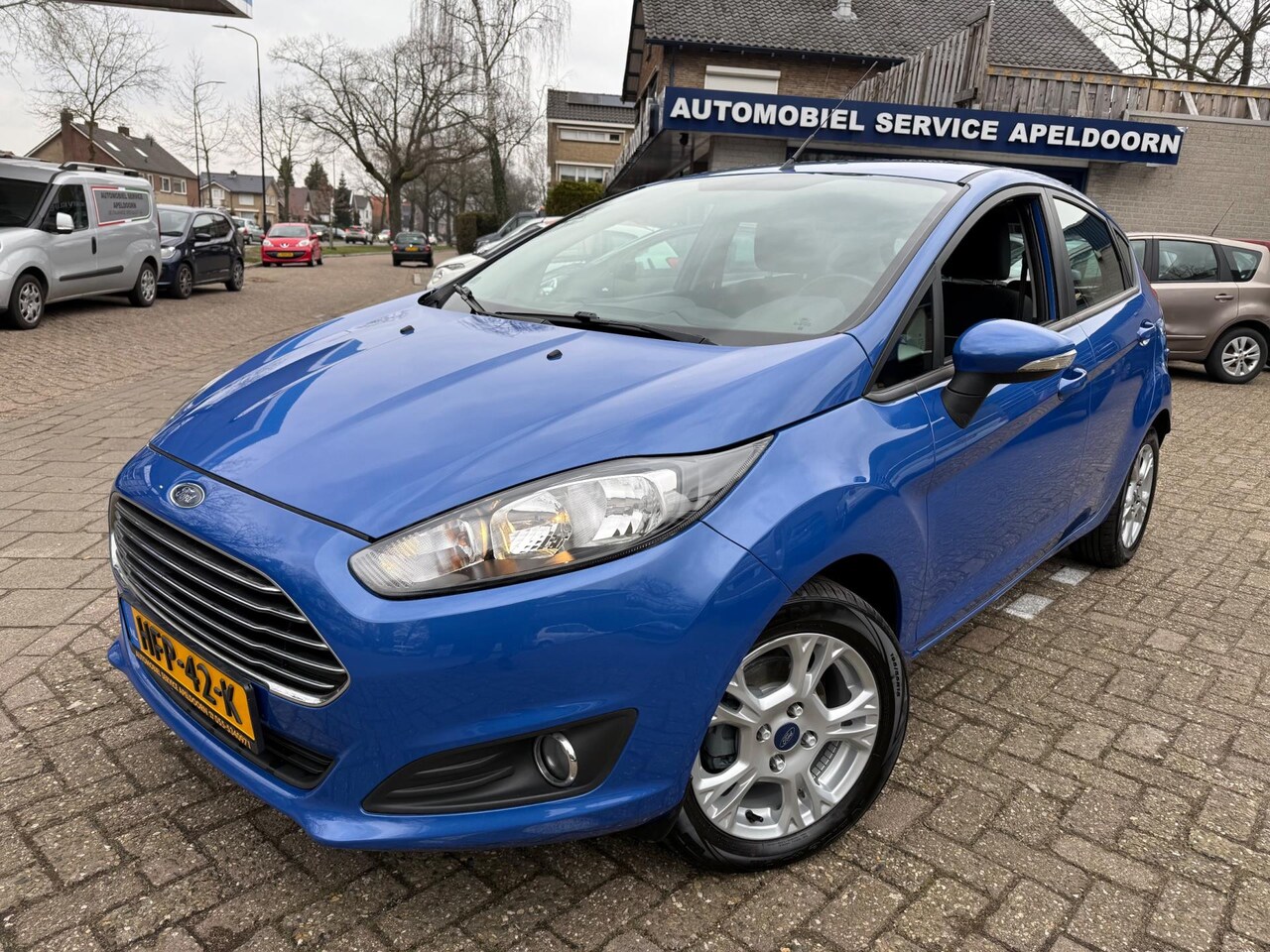 Ford Fiesta - 1.0 Titanium *AIRCO*STOELVERW.*ELEKTR. RAMEN*STUURBEKR.*LM.VELGEN* - AutoWereld.nl