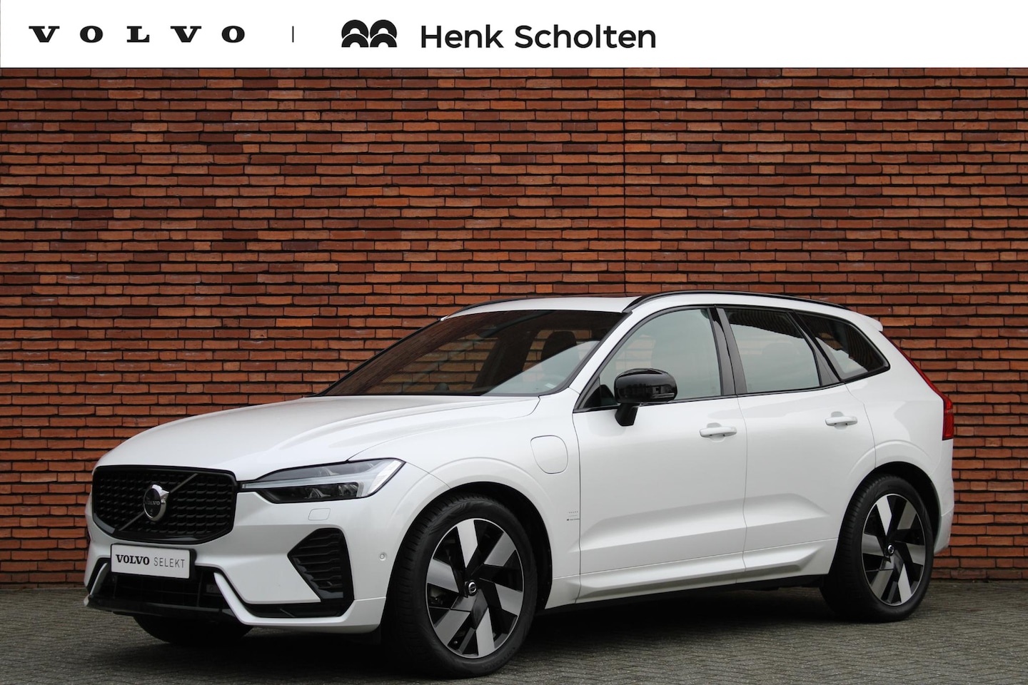 Volvo XC60 - T6 AUT8 350PK Ultimate Dark | Verwarmbare Voor- En Achterstoelen | 360 Graden Camera | Bow - AutoWereld.nl