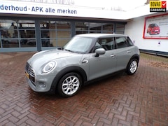 MINI Cooper - 1.5 Pepper Automaat /Navi./Apple Car Play/Climate Control/16"LMV/Parkeersensoren A./Led