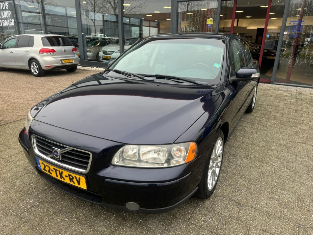 Volvo S60 - 2.0T Momentum NAP TREKHAAK APK 11-25 BJ 2006 !!! - AutoWereld.nl