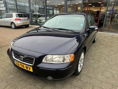 Volvo S60 - 2.0T Momentum NAP TREKHAAK APK 11-25 BJ 2006